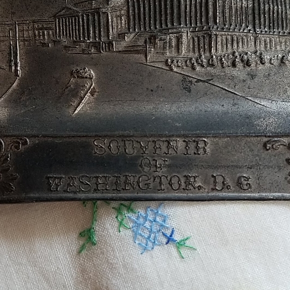 Vintage DC Souvenir Ashtray - Picture 7 of 10